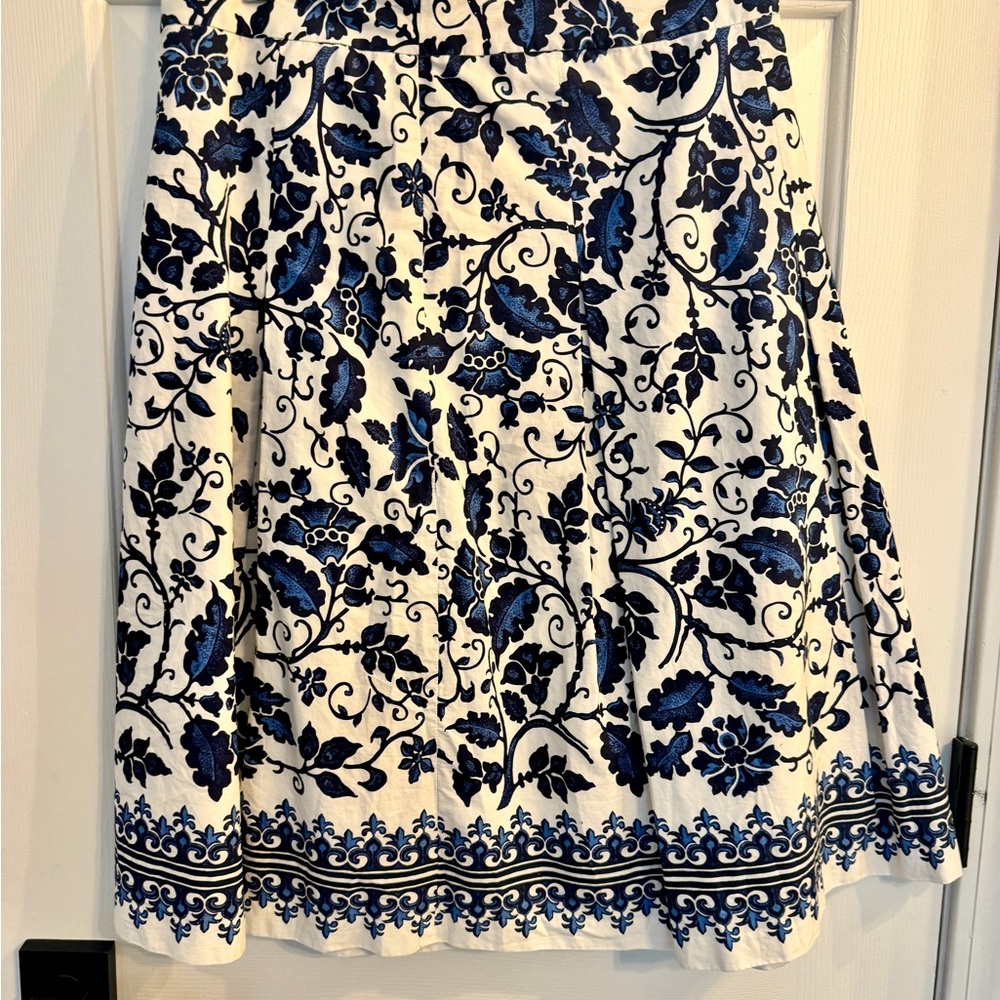 Pretty cotton pleated skirt